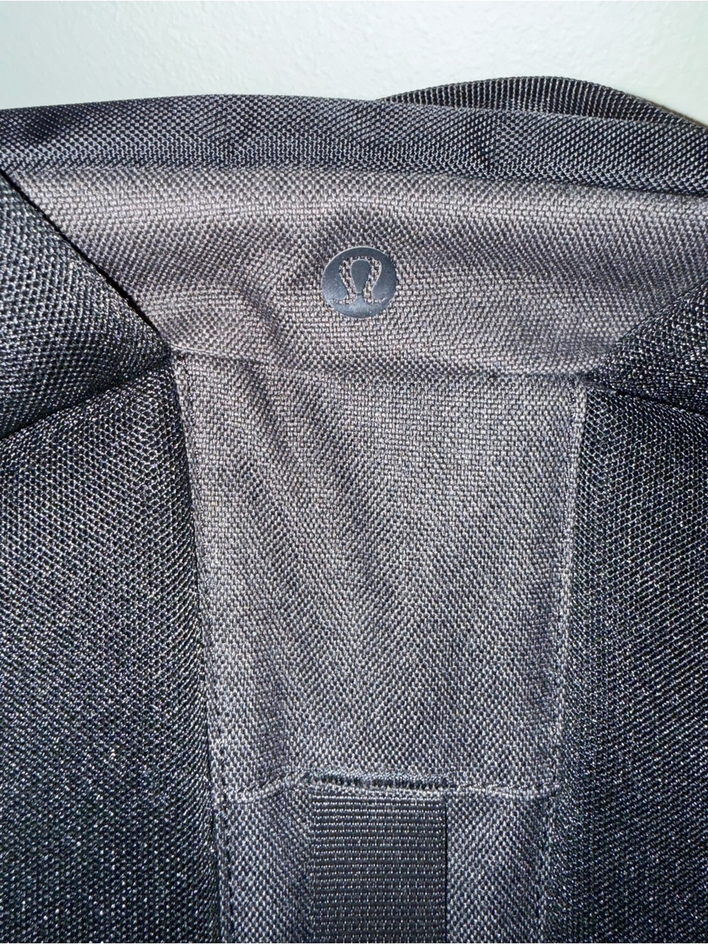 Lululemon Black Double Zip Backpack 22L - Picture 4 of 15